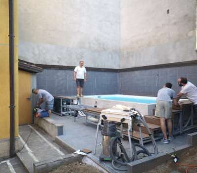 Costruzione su misura di copertura piscina decking da esterno